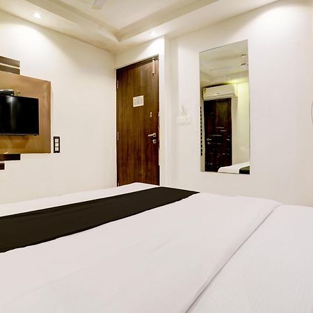 Super Hotel O Mumbai Central Formerly Park Palace Dış mekan fotoğraf